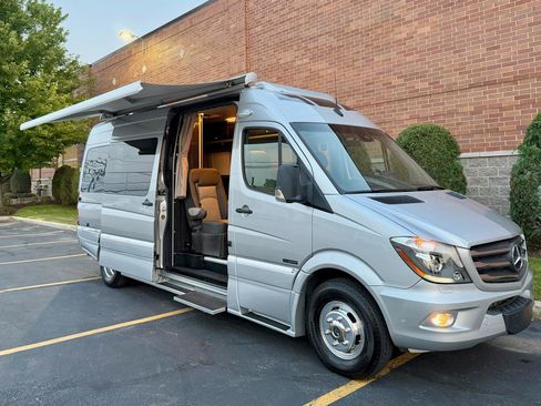 Used 2017 Mercedes-Benz Sprinter 3500 image 46