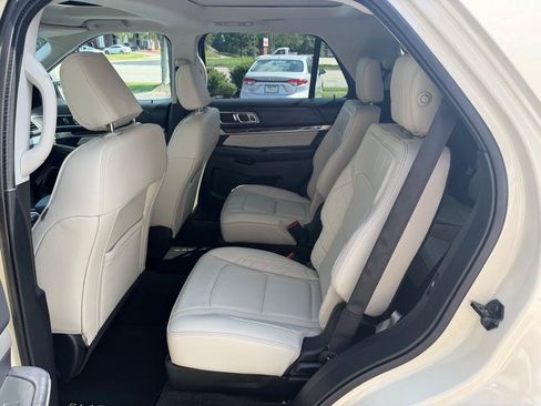 Used 2018 Ford Explorer Platinum AWD/4WD image 29