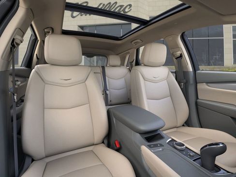 New 2025 Cadillac XT5 Premium Luxury w/ LPO, Floor Liner Package image 16