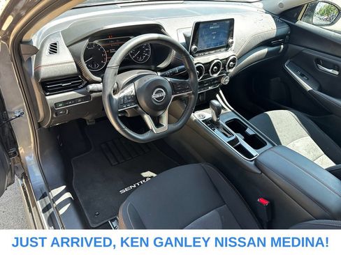 Certified 2024 Nissan Sentra SR FWD image 9