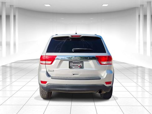 Used 2012 Jeep Grand Cherokee Laredo AWD/4WD image 4
