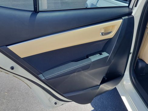 Used 2017 Toyota Corolla LE FWD image 13