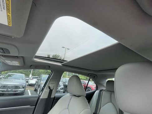 Used 2020 Toyota Camry XSE FWD image 18