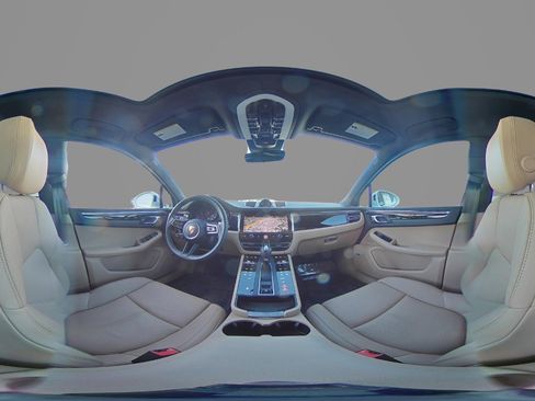 Certified 2025 Porsche Macan image 30