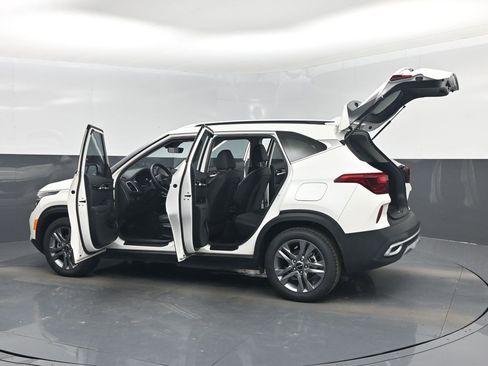 Used 2023 Kia Seltos S image 49