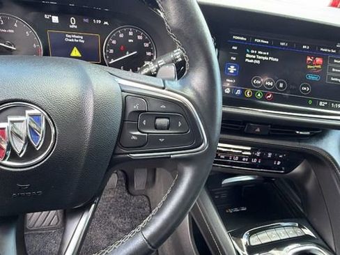 Used 2023 Buick Envision Avenir image 29