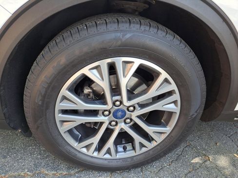 Used 2021 Ford Escape SEL w/ Technology Package FWD image 25