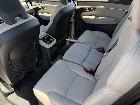 New 2026 Volvo XC90 T8 Ultra w/ Protection Package AWD/4WD image 17
