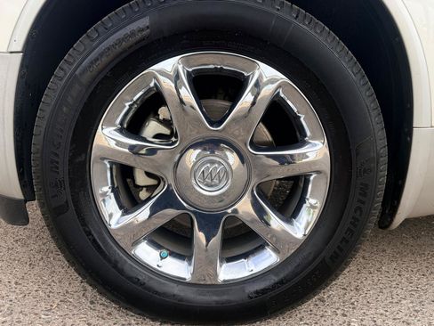 Used 2008 Buick Enclave CXL w/ Entertainment Package #3 FWD image 8