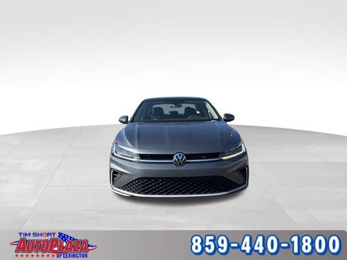 Used 2025 Volkswagen Jetta SE image 7