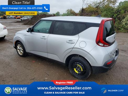 Used 2020 Kia Soul S FWD image 3