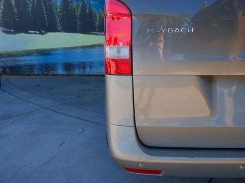 Used 2018 Mercedes-Benz Metris Passenger image 32