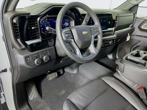 New 2026 Chevrolet Silverado 1500 LT w/ Leather Package AWD/4WD image 9