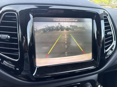 Used 2019 Jeep Compass Limited FWD image 15