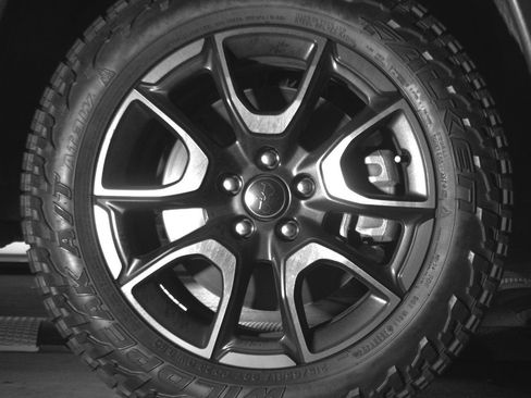 Used 2025 Jeep Compass Trailhawk AWD/4WD image 13