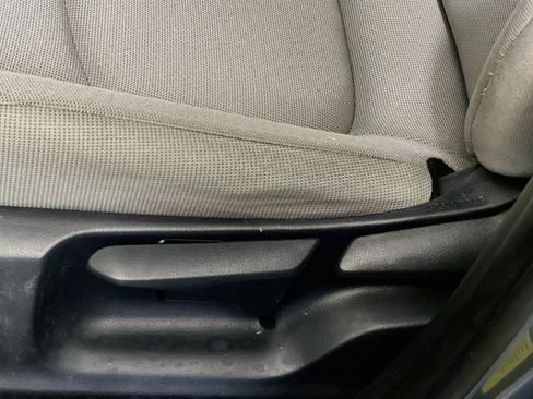 Used 2024 Toyota Corolla Cross L FWD image 15