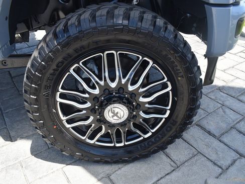 Used 2025 Ford F450 Lariat w/ FX4 Off-Road Package image 5