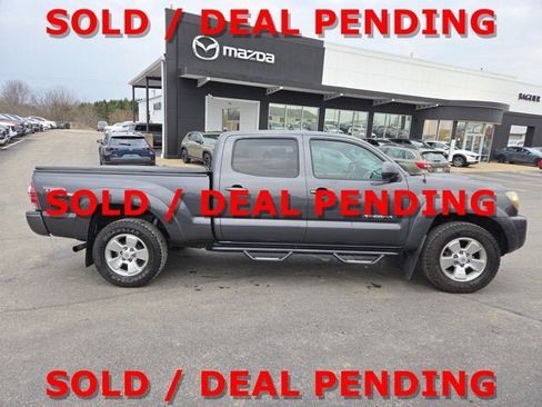 Used 2011 Toyota Tacoma 4x4 Double Cab w/ TRD Sport Pkg w/JBL Audio image 6