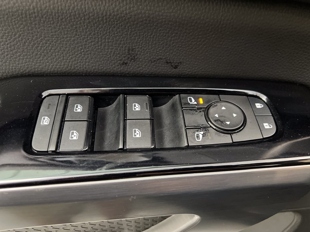Used 2026 Nissan Pathfinder SL FWD image 15
