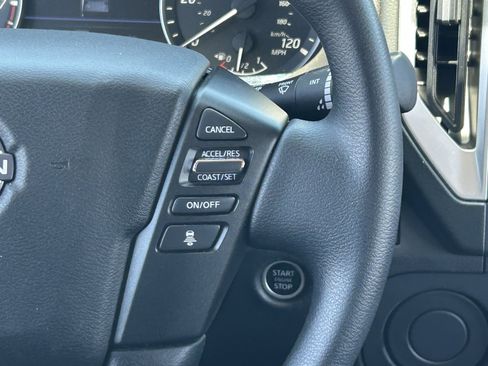 Used 2025 Nissan Frontier SV RWD image 23