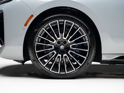 Used 2024 BMW i7 xDrive60 w/ M Sport Package RWD image 19