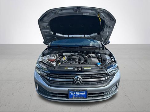 Used 2024 Volkswagen Jetta Sport image 4