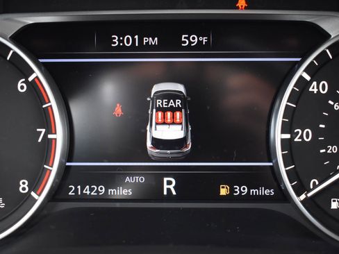 Used 2023 Nissan Rogue SV image 7