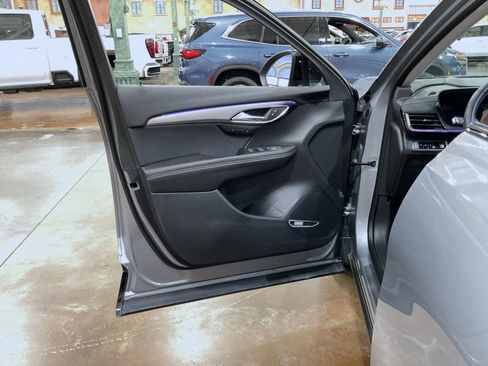 Certified 2025 Buick Envision Sport Touring image 9
