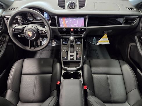 Certified 2026 Porsche Macan AWD/4WD image 13