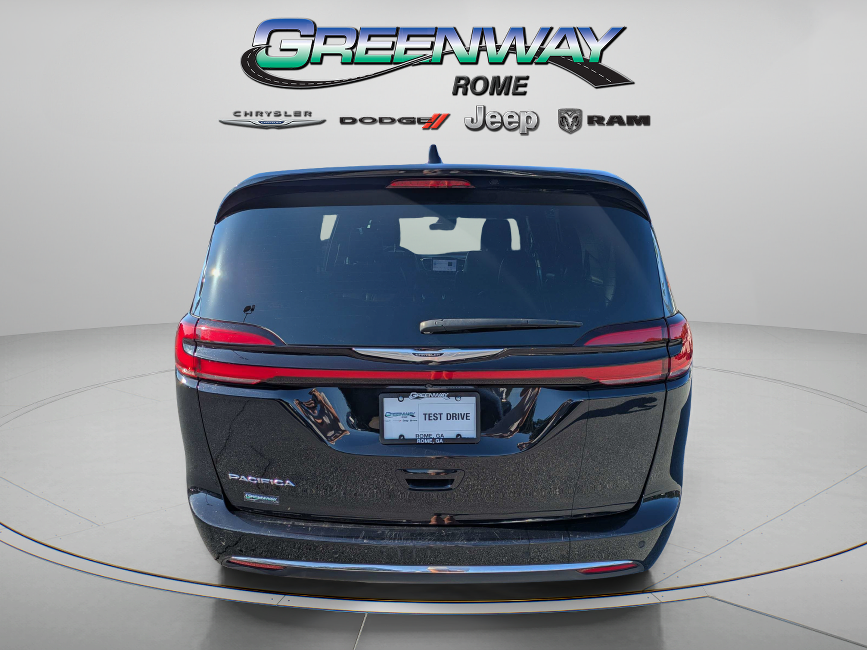 Used 2025 Chrysler Pacifica Select FWD image 6