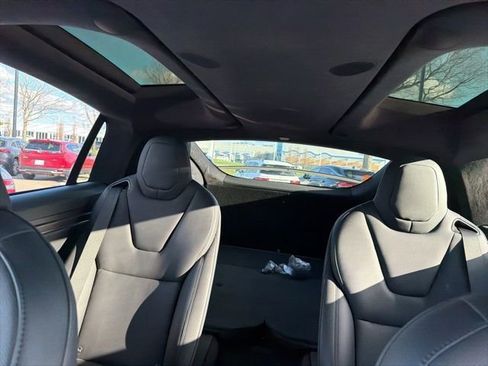 Used 2022 Tesla Model X image 4