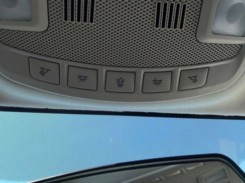 Used 2018 Ford Fusion SE w/ Fusion SE Technology Package FWD image 33