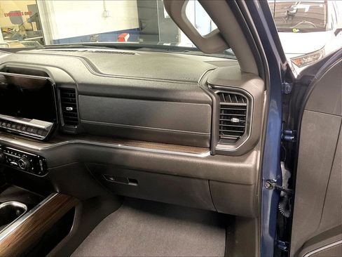 Used 2023 Chevrolet Silverado 1500 RST w/ Z71 Off-Road Package AWD/4WD image 13