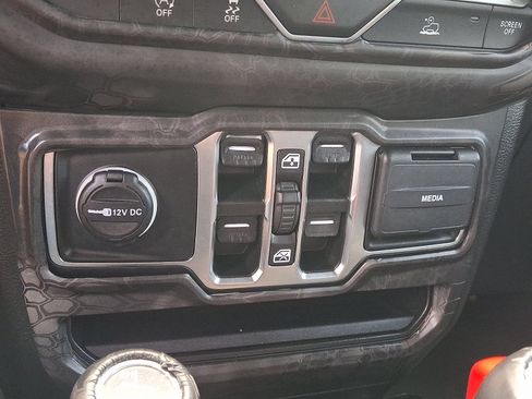 Used 2023 Jeep Wrangler Unlimited Sport AWD/4WD image 23