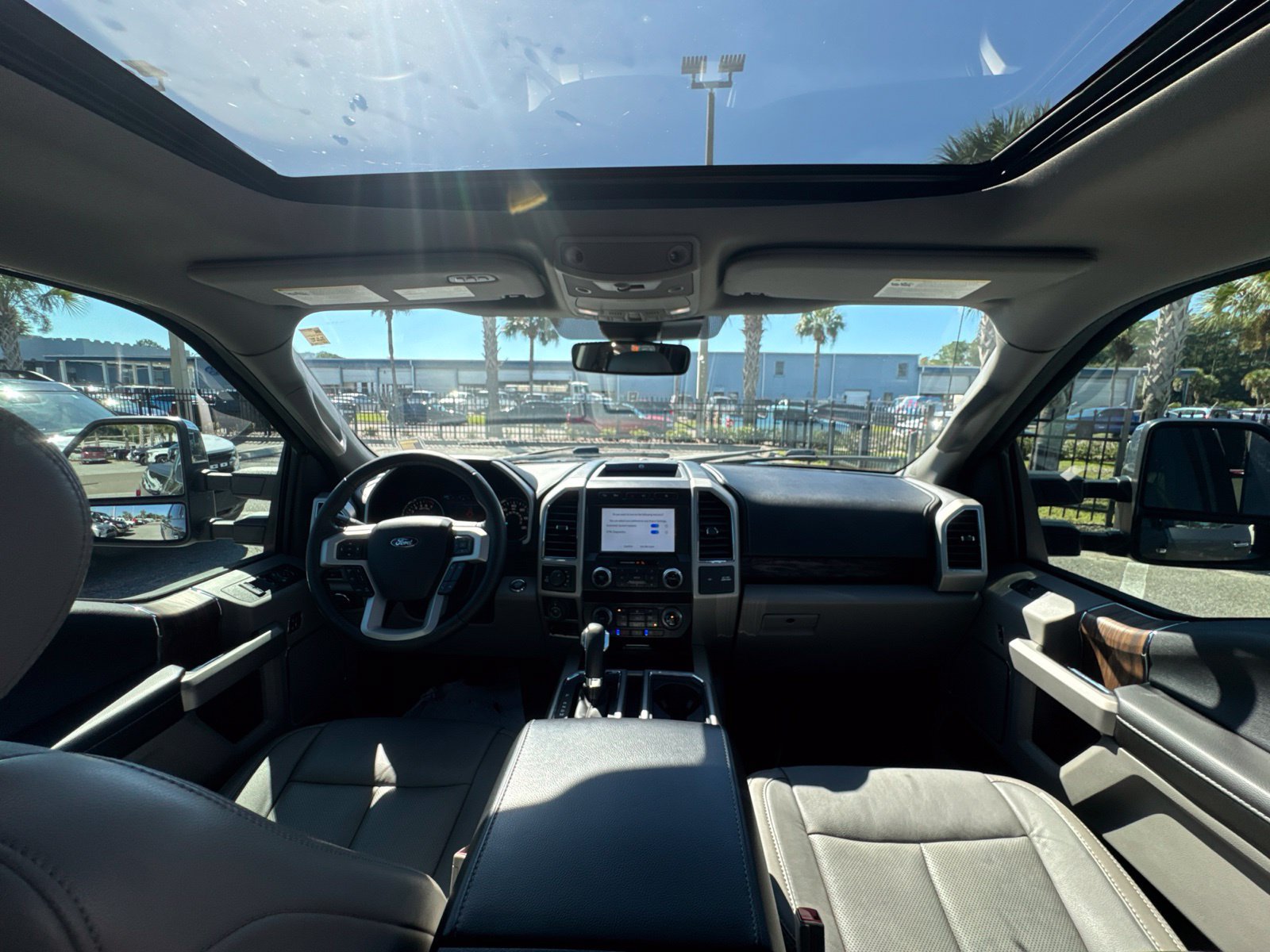 Used 2019 Ford F150 Lariat w/ Equipment Group 502A Luxury AWD/4WD image 17