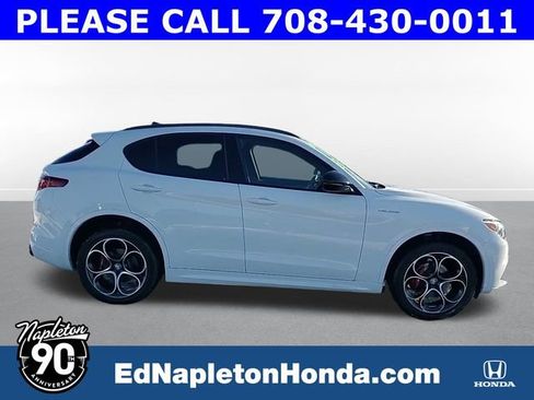 Used 2022 Alfa Romeo Stelvio Veloce image 4