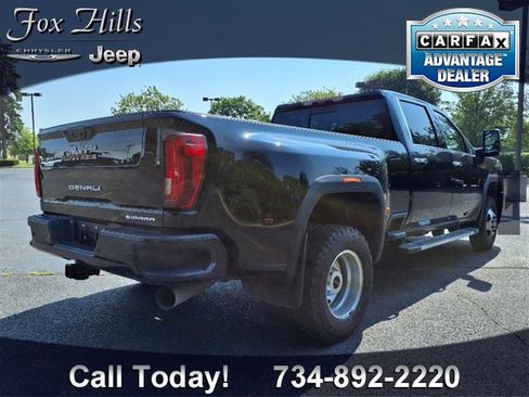 Used 2023 GMC Sierra 3500 Denali w/ Denali Ultimate Package image 9