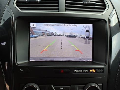 Used 2019 Ford Explorer XLT w/ Equipment Group 202A AWD/4WD image 20