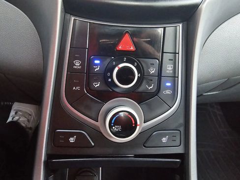 Used 2014 Hyundai Elantra Limited image 20