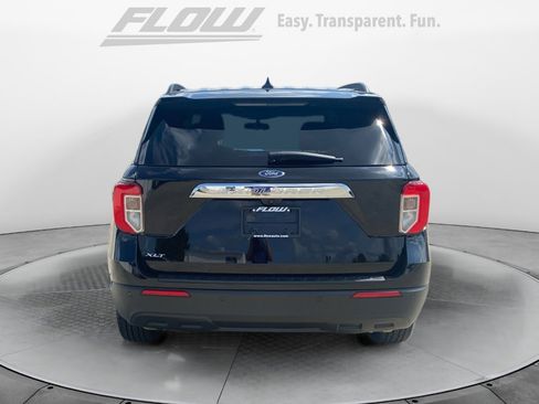 Used 2022 Ford Explorer XLT image 7
