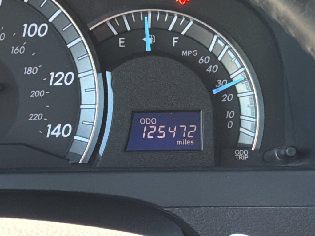 Used 2014 Toyota Camry SE FWD image 18