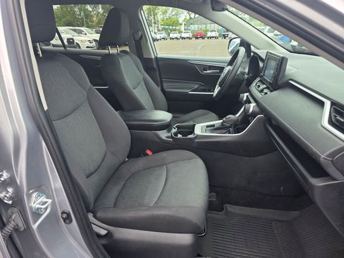 Used 2021 Toyota RAV4 XLE w/ XLE Grade Weather Package image 22