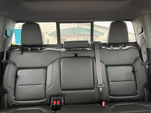 Used 2019 GMC Sierra 1500 SLT w/ SLT Premium Plus Package AWD/4WD image 32