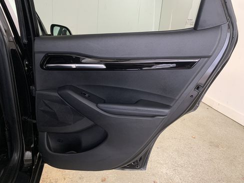 Used 2023 Kia Seltos S image 36