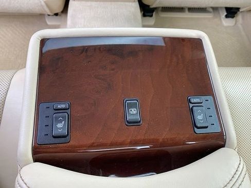 Used 2014 Lexus LS 460 AWD image 21