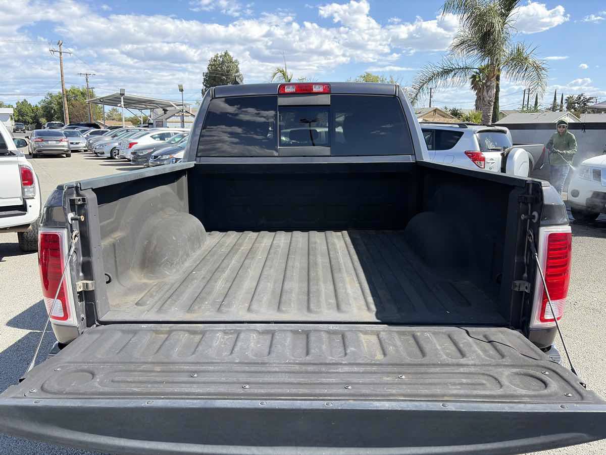 Used 2016 RAM 1500 Laramie w/ Convenience Group AWD/4WD image 17