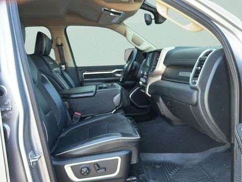 Used 2019 RAM 1500 Laramie w/ Off Road Group AWD/4WD image 26