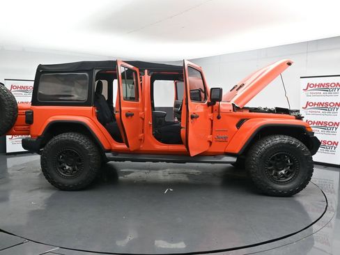 Used 2020 Jeep Wrangler Unlimited Sahara w/ Uconnect 4C Nav & Sound Group image 27