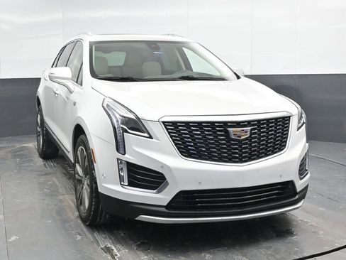 Used 2022 Cadillac XT5 Premium Luxury w/ Technology Package image 5