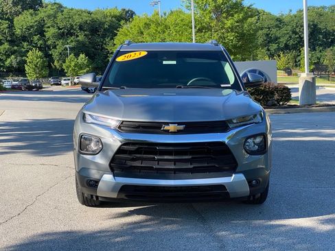 Used 2023 Chevrolet TrailBlazer LT FWD image 2